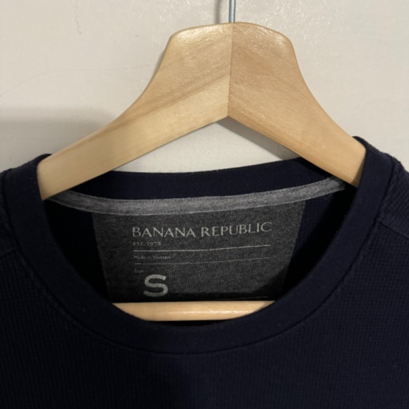 Banana Republic Men's Waffle Knit Pocket Henley | Size: S | Color: Navy - Picture 4 of 5